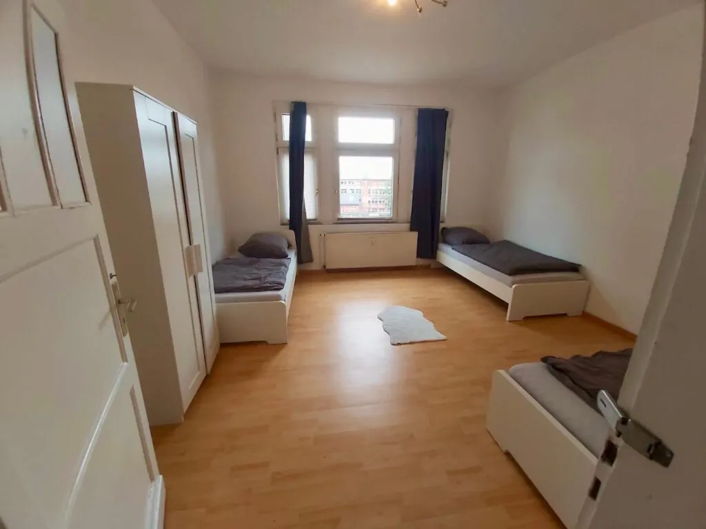 Monteurwohnung in Solingen-Höhscheid mit 7 Betten in drei Schlafzimmern und Stellplatz